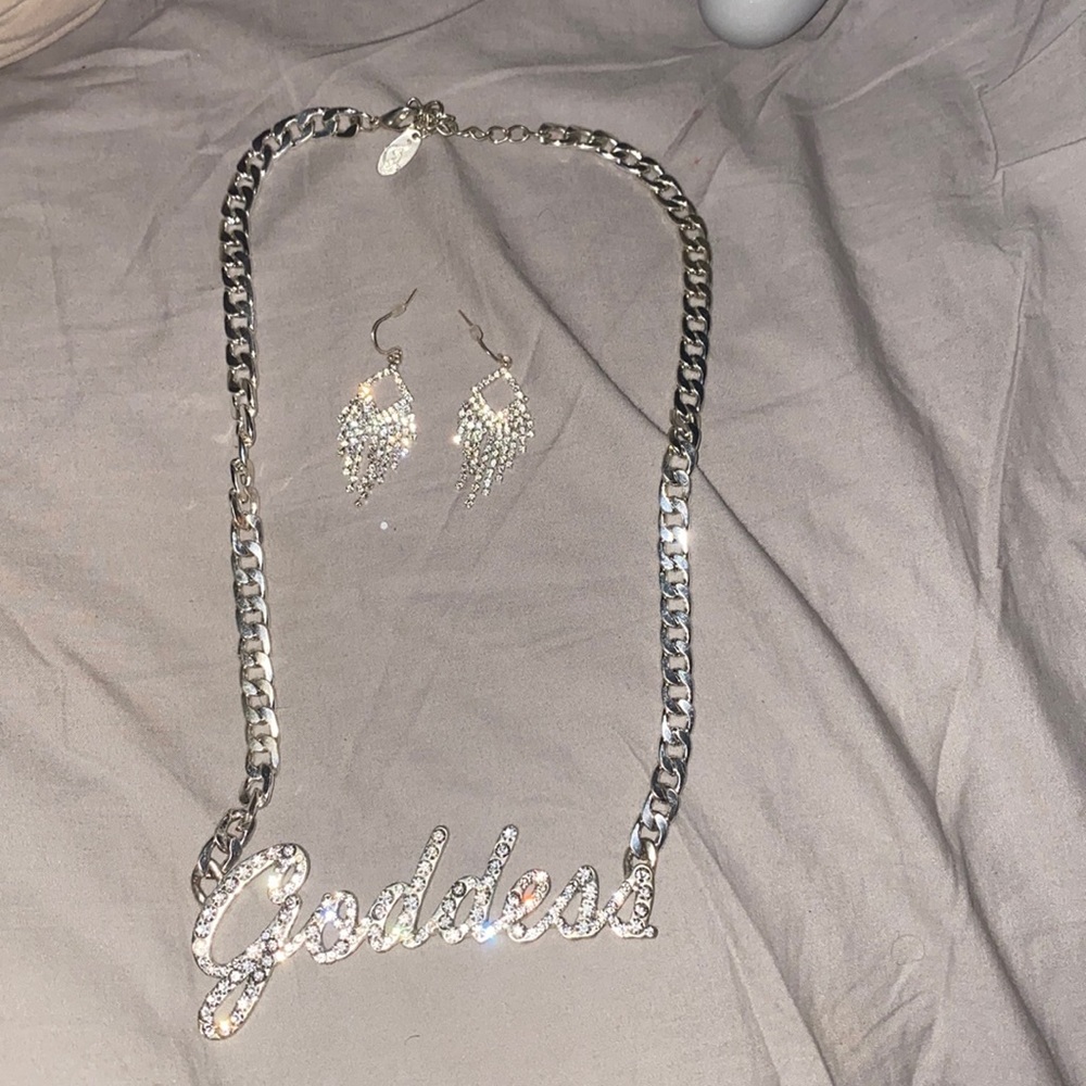 “Goddess” necklace with earrings